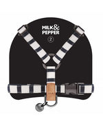 MILK & PEPPER Naval Harness - porté par un chien