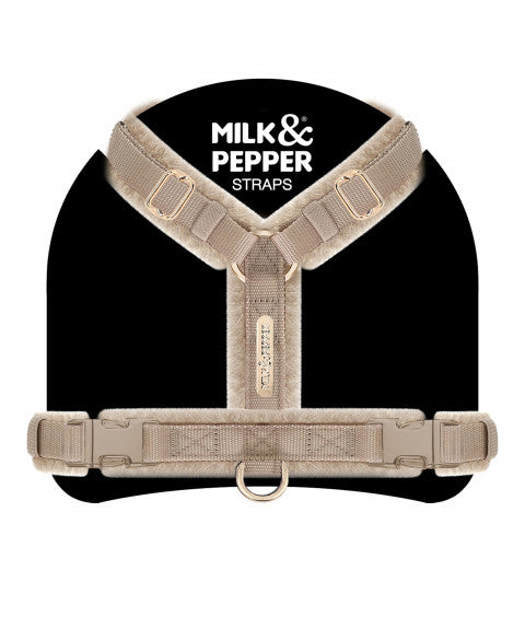 MILK & PEPPER Aslan Strap Harness - porté par un chien