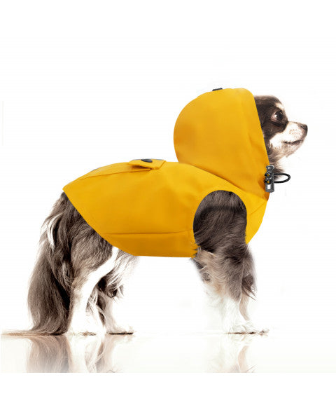 MILK & PEPPER Babord Raincoat - porté par un chien